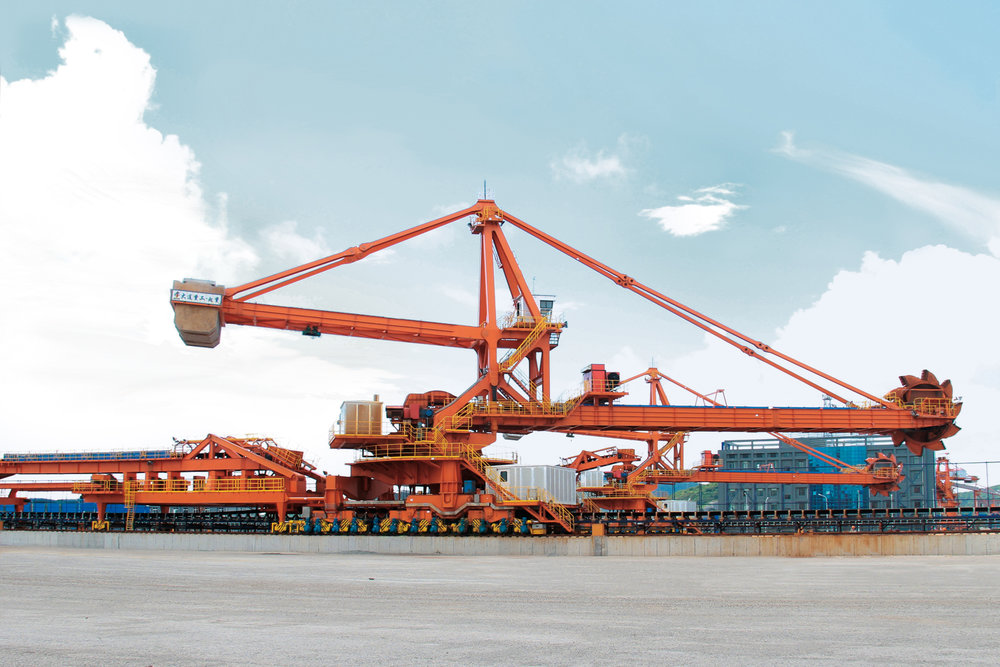 Trasportare più minerale sullo Yangtze: affidabili motoriduttori per i macchinari di movimentazione sfusa in un porto di trasbordo